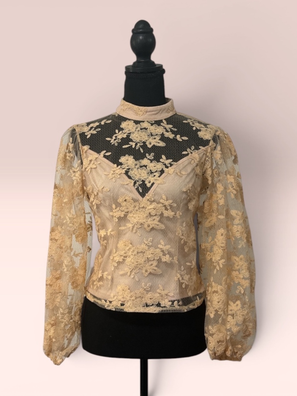 Vintage Floral Embroidery Blouse